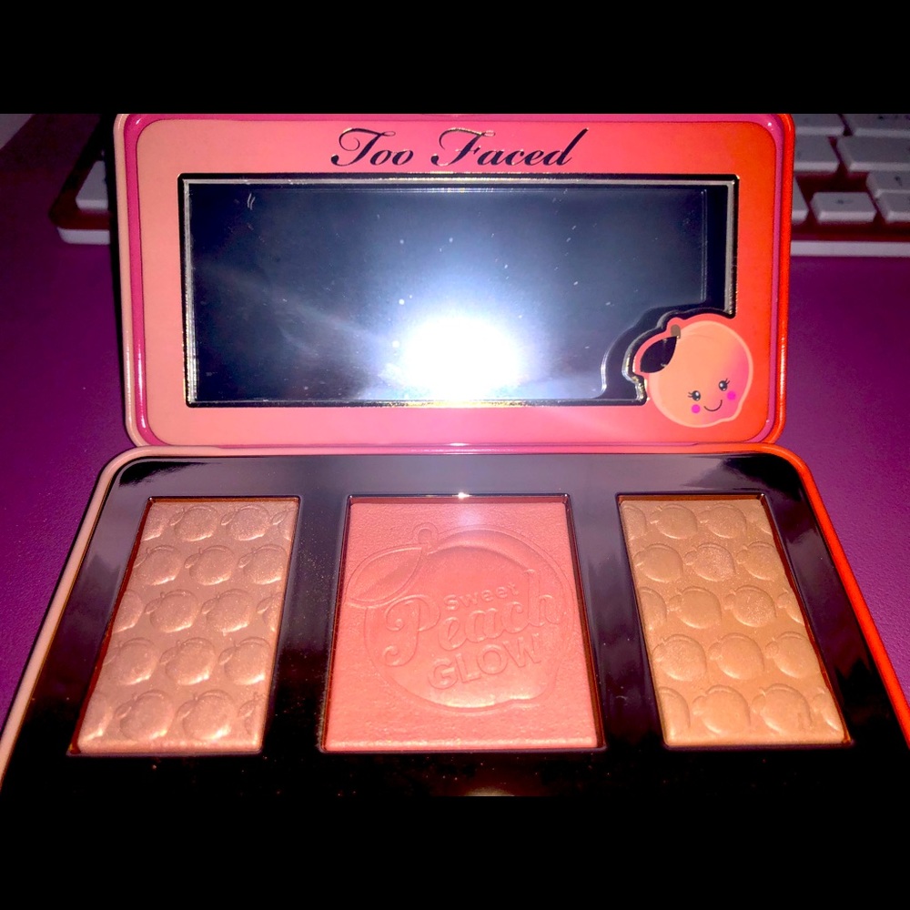 Too Faced Sweet Peach Glow Palette